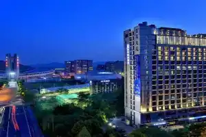 Mehood Lestie, West Lake Huanglong Sports Center Flagship Store Hotel, Hangzhou