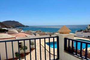 Espectaculares vistas al Mediterráneo con piscina a 80 metros de la playa Apartments, San Jose
