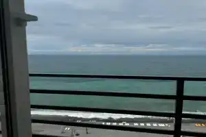 Zura's sea view apartment #1, Gonio