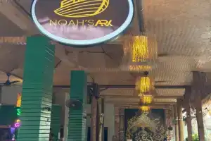 Noahs Ark Hostel, Chaweng Noi