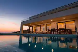 Green Hills Villa, Bar