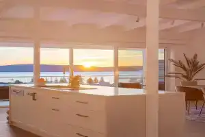 The View, Holiday House, Albany