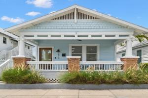 NEW! Casa Fuente - Beautifully Renovated Ybor Bungalow, Steps to 7th Ave, Tampa
