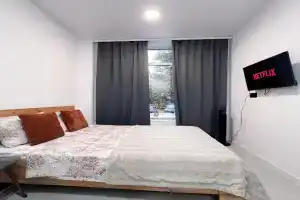 RentHouse Nano-Apart-Hotel Room #5, Chisinau