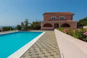 Villa with pool, large garden and beautiful sea view by TRAVELER tourist agency Krk - ID 2210, Crikvenica