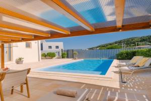 A'More Villa, Oltre