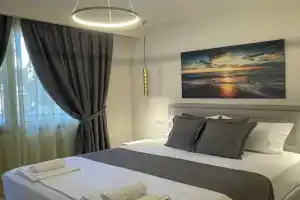 La casa de verano, Skala Sotiros