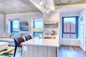 Modern Apt In Kendall Square Apartments, Boston