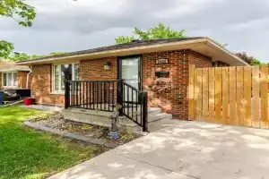 Full house - 5 bed, 2 bath, Windsor
