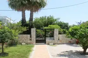 ELÉNAS slow living villa, Faliraki