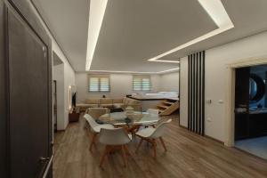 Εμμέλεια Apartments, Karpenision
