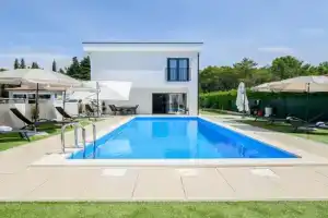 Modern Villa Angelina in Poreč, Porec