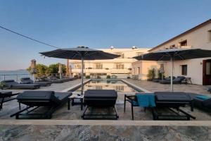 La vie luxury suites, Skala