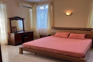 Maison Blanche Self Catering Apartment, Trou aux Biches