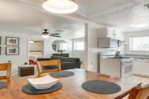 El Paso Home about 2 Mi to University Medical Center! Guest house, El Paso