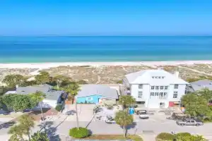 Gulf Breeze - Gulf Front Monthly Rental Guest house, Clearwater Beach