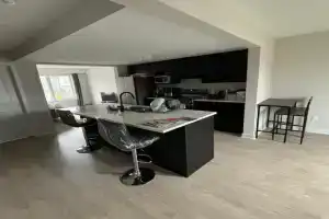 Cozy modern home in a family friendly neighborhood Guest house, Ottawa