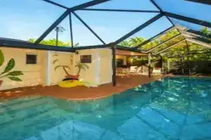 Coastal Breeze - Beach Pool Home! Guest house, Clearwater Beach