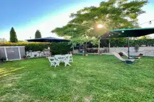 Chianti LOFT Garden free parking to San Gimignano Apartments, Poggibonsi