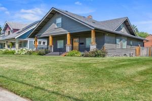 South Perry Dist Fenced Yard & Hot tub Guest house, Spokane