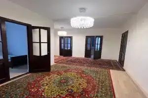 House 7, Kochkor