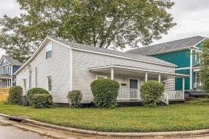 Quiet Family Home - Downtown, Pet Friendly, 4 Beds Guest house, Raleigh