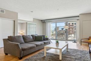 CozySuites Mill District with pool, gym #11, Minneapolis