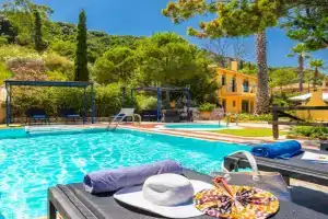 Villa Atlantis, Katelios