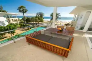 Karon Beachfront Apartment 724, Karon