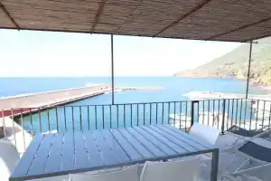 Casa Uva, sul porto di, Malfa