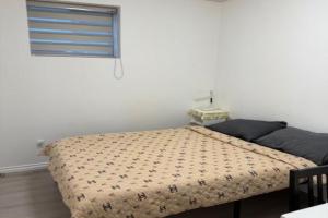Exclusive Offer - A special deal ending soon!! Super Nice Location - Very close to YVR Airport and shopping center & easy transportation Guest house, Richmond