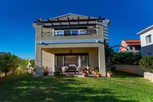 Shell & Pebble Guest house, Acharavi