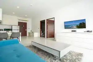 Spacious Pool View 1BR Apartment in Utopia Naiharn Residence near Beach, UTN D604, Nai Harn