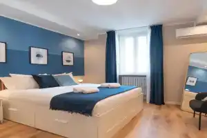 Arnaldo Cozy Home Stay Central with Piazza View Apartments, Brescia