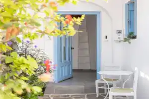Anneto's apartment, Naousa