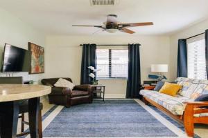 Two blocks from Beach - Walk to the water! Apartments, Pompano Beach