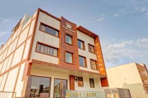 The Crown Hotel near Taj Mahal & Restaurant, Agra