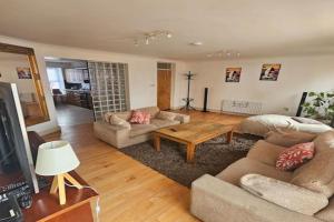 Spacious 3-Bedroom Apartment in Vibrant 8, Dublin
