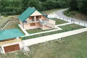 Planinska Villa, Pluzine