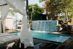 Lighthouse Suites Collection, Key West