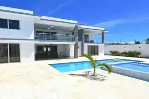 Modern Vacation Paradise Villa with Private Pool, Sosua