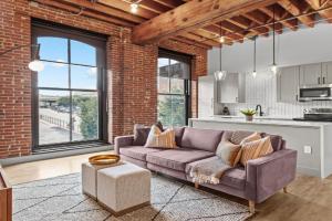 Brick & Bed Riverfront Lofts, G 202 Apartments, Saint Louis