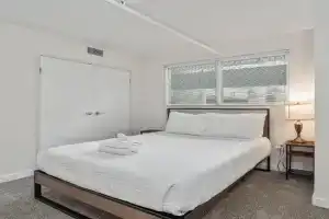 1BR CozySuites with Direct Skybridge Access #5, Indianapolis