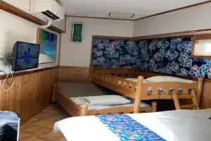 やちむん通りの宿こぱり Guest house, Naha