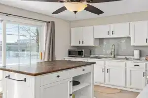 GLEN LIVING a family 3 BD in Central Guest house, Peoria