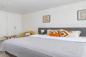 Royal apart-otel ryadom s botanicheskim sadom, Astana