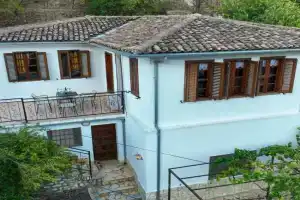 DD Villa 2, Berat