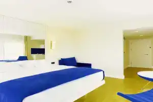 Batumi's Best Elegant Aparthotel with Panoramic Sea Views, Batumi