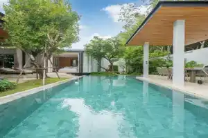 Deluxe Villas, Naithon