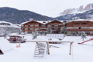Hotel Sella Ronda Serenella - A 50 mt dalle piste da sci, Campitello di Fassa